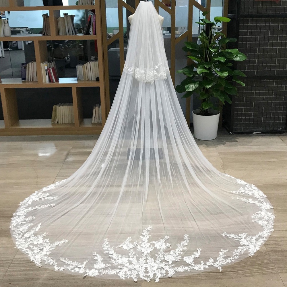 Elegant Embroidered Peony Flower Wedding Veil (with blusher)
